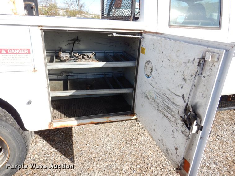 image for item JL9814 2008 Ford F550 Super Duty XL  utility / service truck