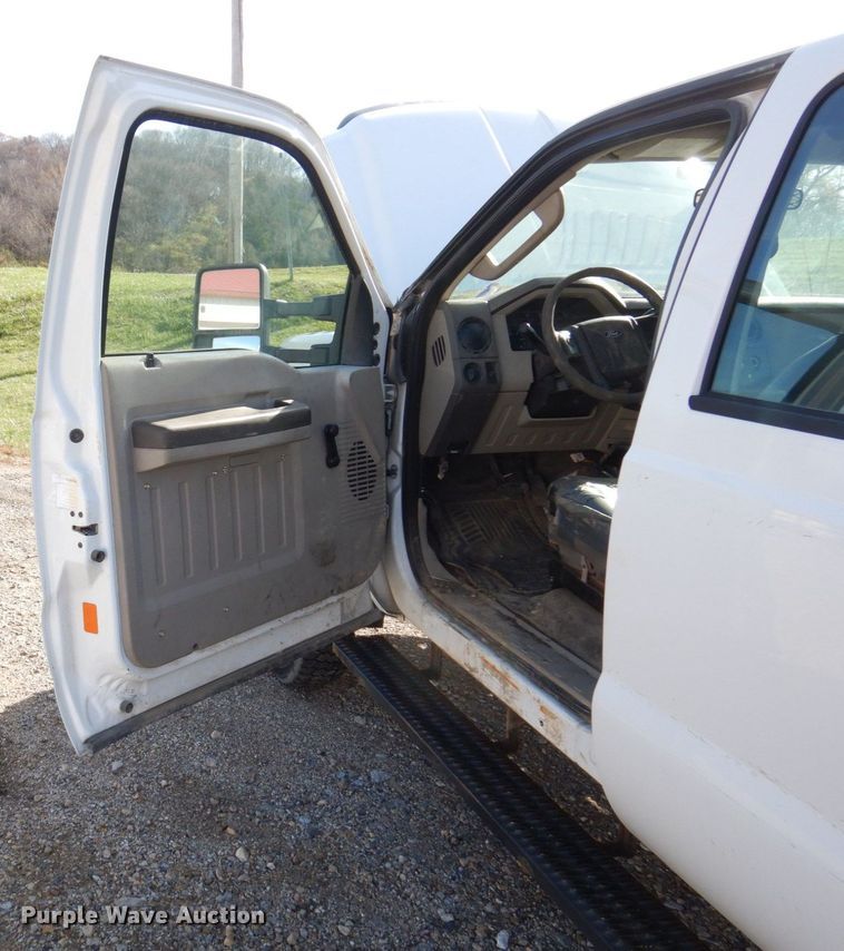 image for item JL9814 2008 Ford F550 Super Duty XL  utility / service truck