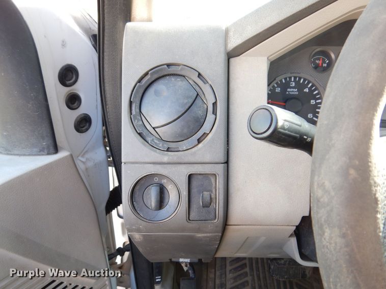image for item JL9814 2008 Ford F550 Super Duty XL  utility / service truck