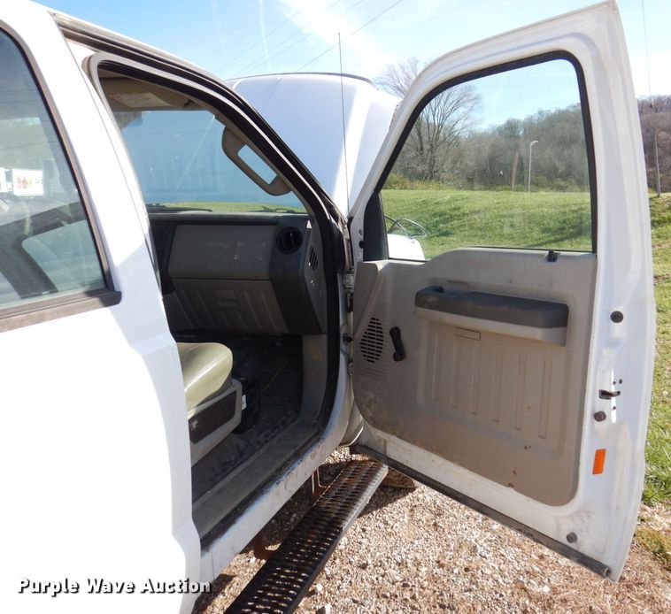 image for item JL9814 2008 Ford F550 Super Duty XL  utility / service truck