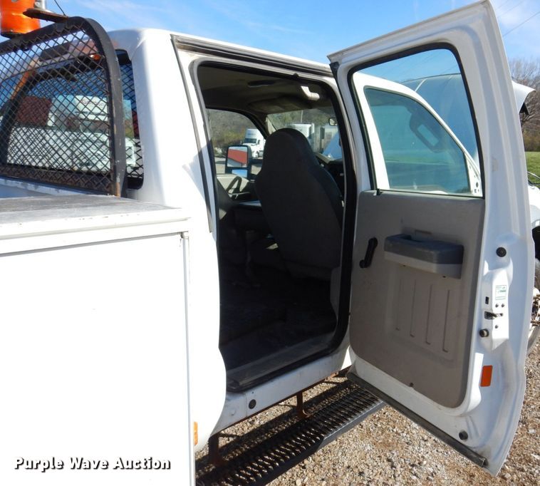 image for item JL9814 2008 Ford F550 Super Duty XL  utility / service truck