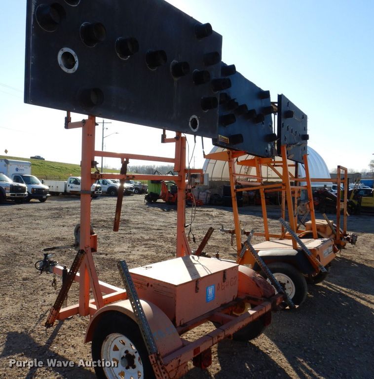 image for item JL9815 (3) arrow board trailers