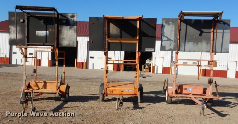 image for item JL9815 (3) arrow board trailers