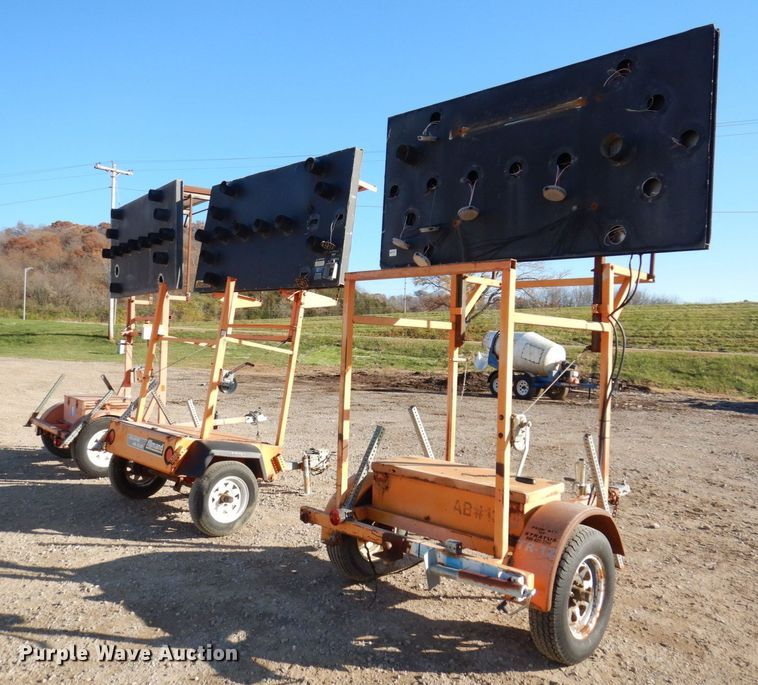 image for item JL9815 (3) arrow board trailers