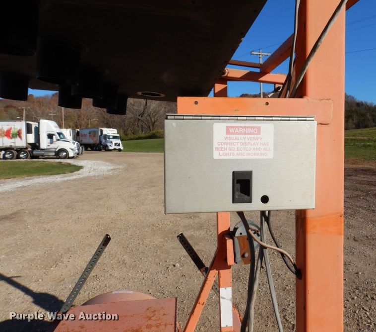 image for item JL9815 (3) arrow board trailers