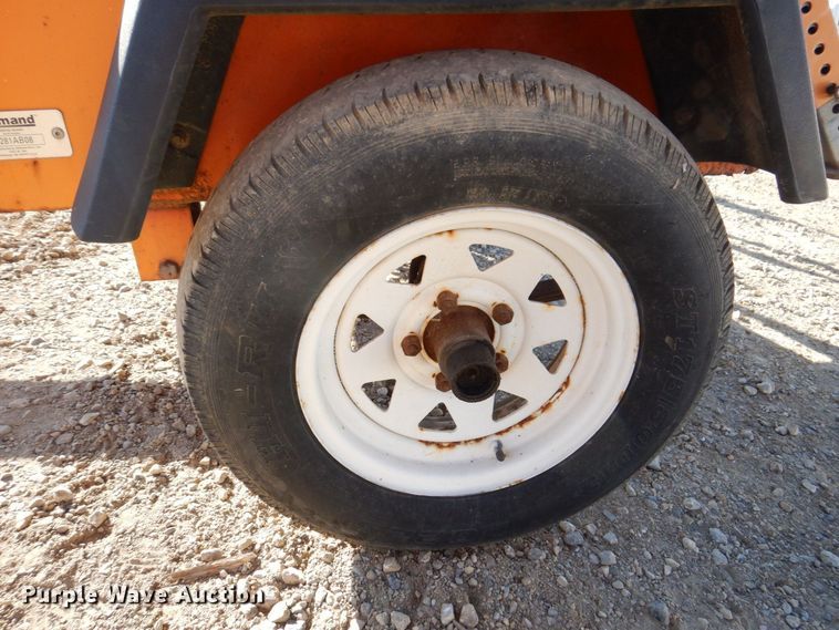 image for item JL9815 (3) arrow board trailers