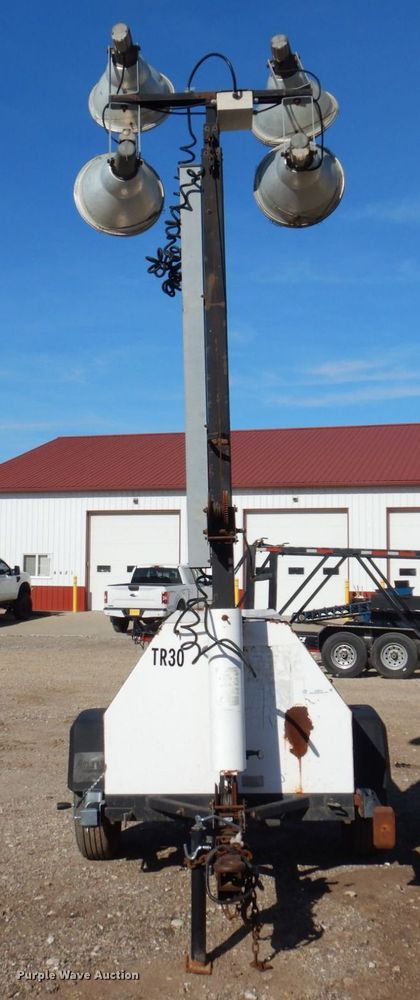 image for item JL9818 1999 Magnum 4060IMH  light plant