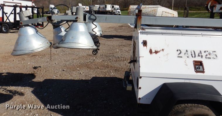 image for item JL9818 1999 Magnum 4060IMH  light plant