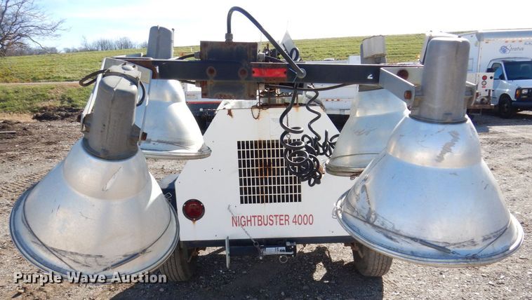 image for item JL9818 1999 Magnum 4060IMH  light plant