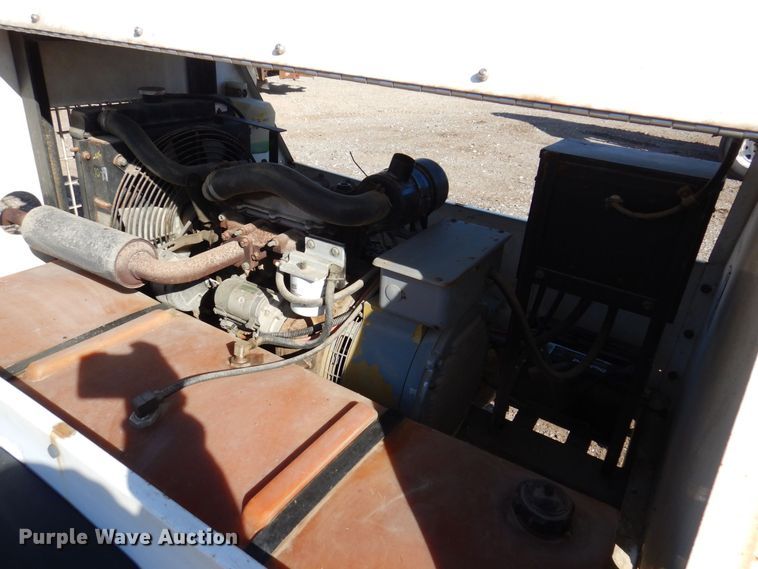 image for item JL9818 1999 Magnum 4060IMH  light plant