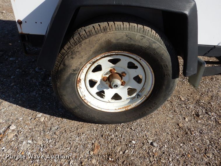 image for item JL9818 1999 Magnum 4060IMH  light plant