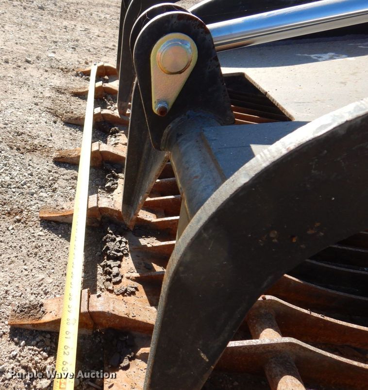 image for item JL9829 72"W skid steer grapple bucket