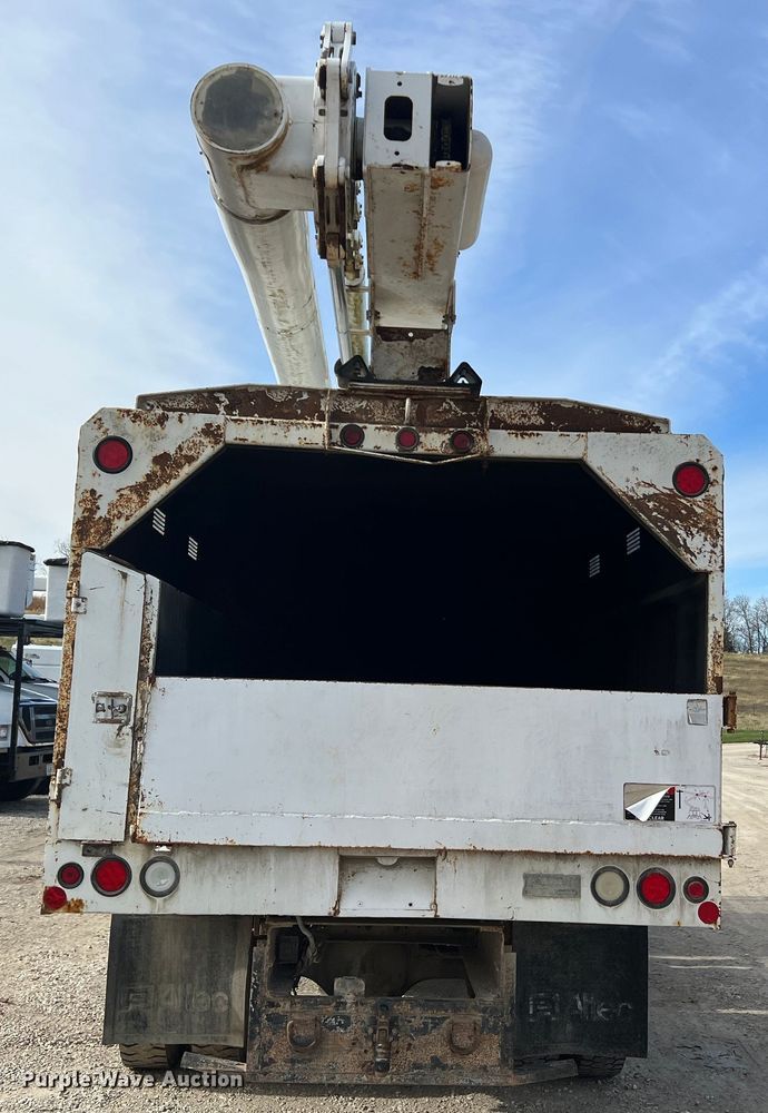 image for item JU9850 2005 International 4300  forestry bucket truck