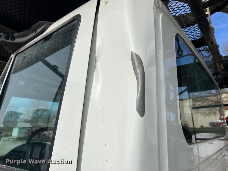 image for item JU9850 2005 International 4300  forestry bucket truck