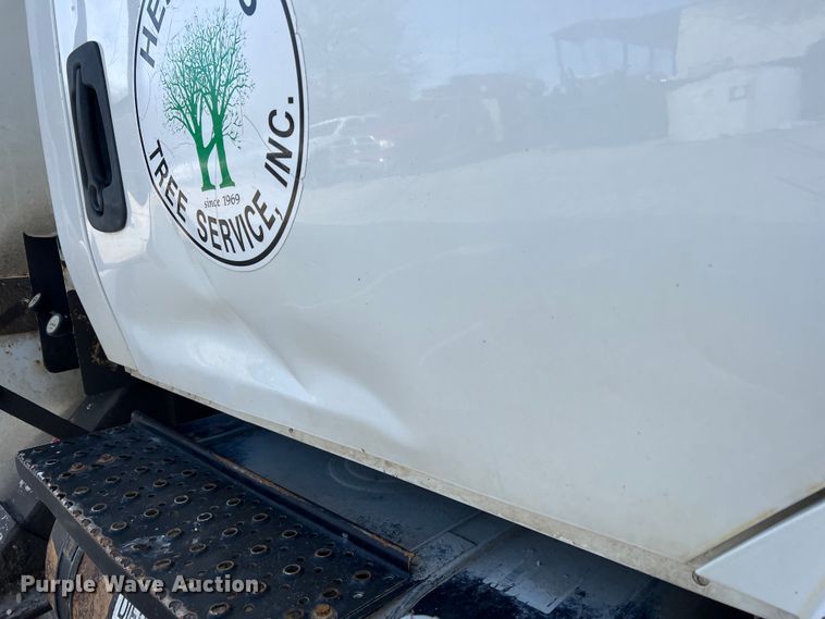 image for item JU9850 2005 International 4300  forestry bucket truck