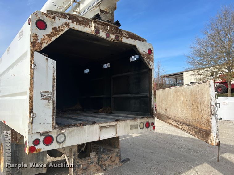 image for item JU9850 2005 International 4300  forestry bucket truck