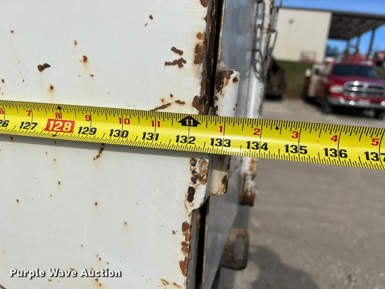 image for item JU9850 2005 International 4300  forestry bucket truck