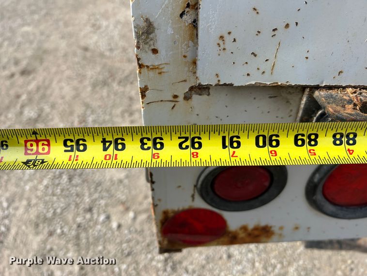 image for item JU9850 2005 International 4300  forestry bucket truck