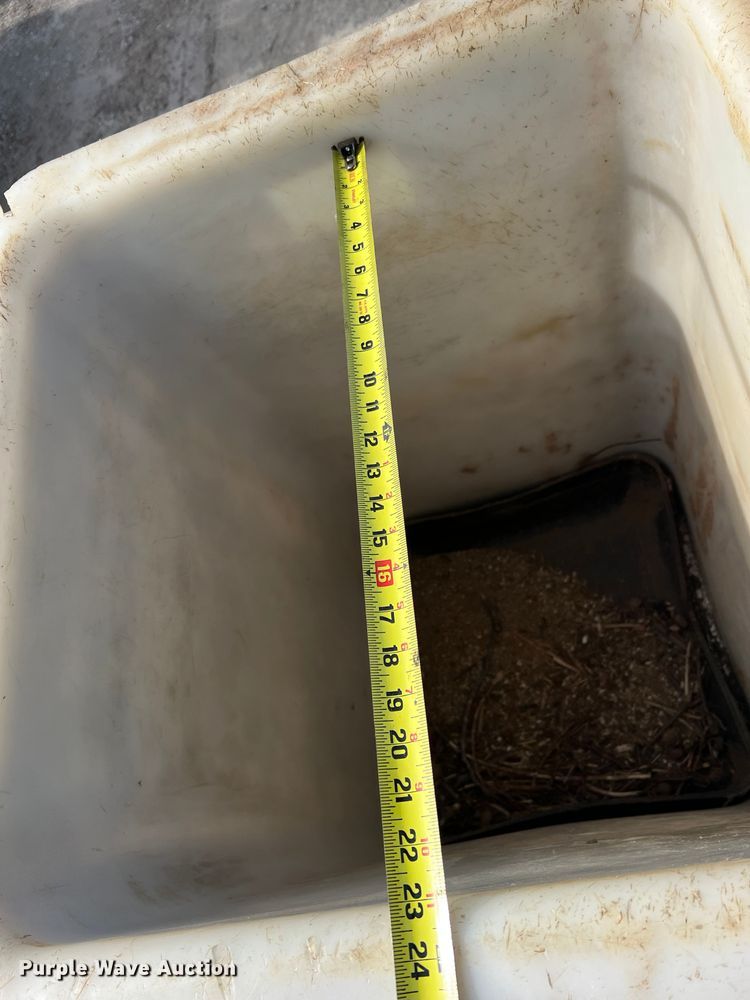 image for item JU9850 2005 International 4300  forestry bucket truck