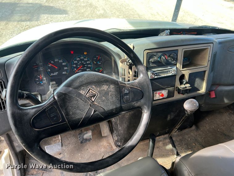 image for item JU9850 2005 International 4300  forestry bucket truck