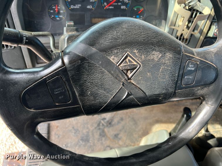 image for item JU9850 2005 International 4300  forestry bucket truck