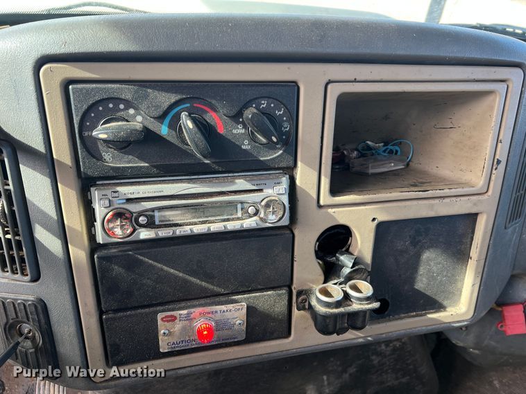 image for item JU9850 2005 International 4300  forestry bucket truck