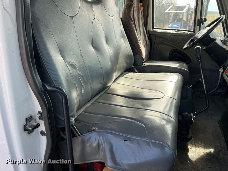 image for item JU9850 2005 International 4300  forestry bucket truck