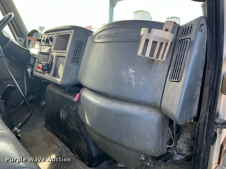 image for item JU9850 2005 International 4300  forestry bucket truck