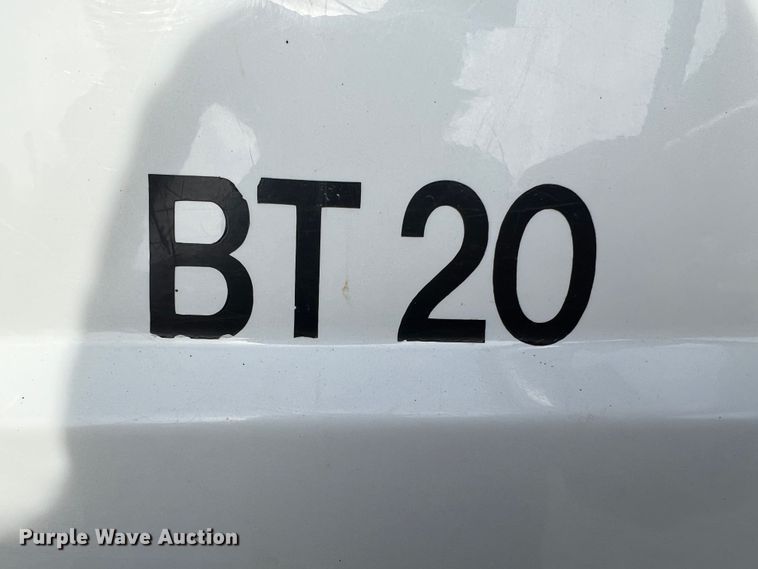 image for item JU9850 2005 International 4300  forestry bucket truck