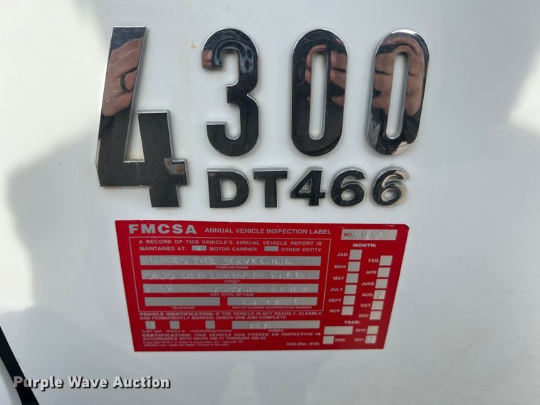 image for item JU9850 2005 International 4300  forestry bucket truck