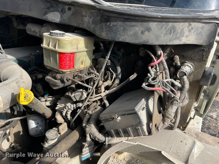 image for item JU9850 2005 International 4300  forestry bucket truck