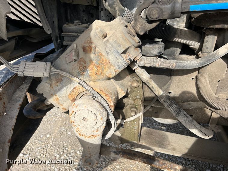 image for item JU9850 2005 International 4300  forestry bucket truck