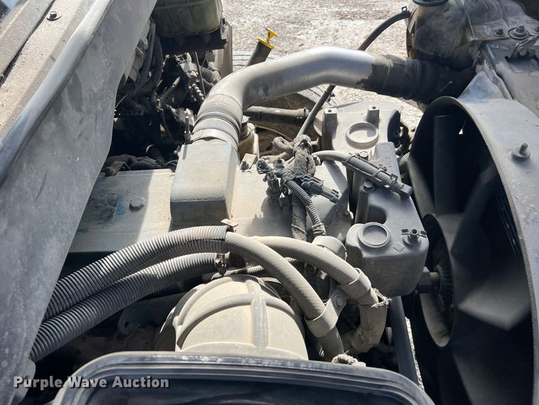 image for item JU9850 2005 International 4300  forestry bucket truck