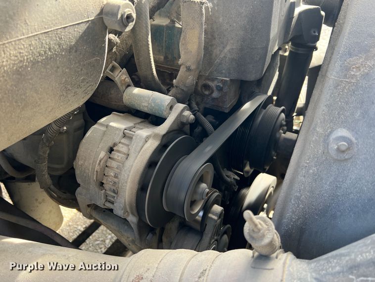 image for item JU9850 2005 International 4300  forestry bucket truck