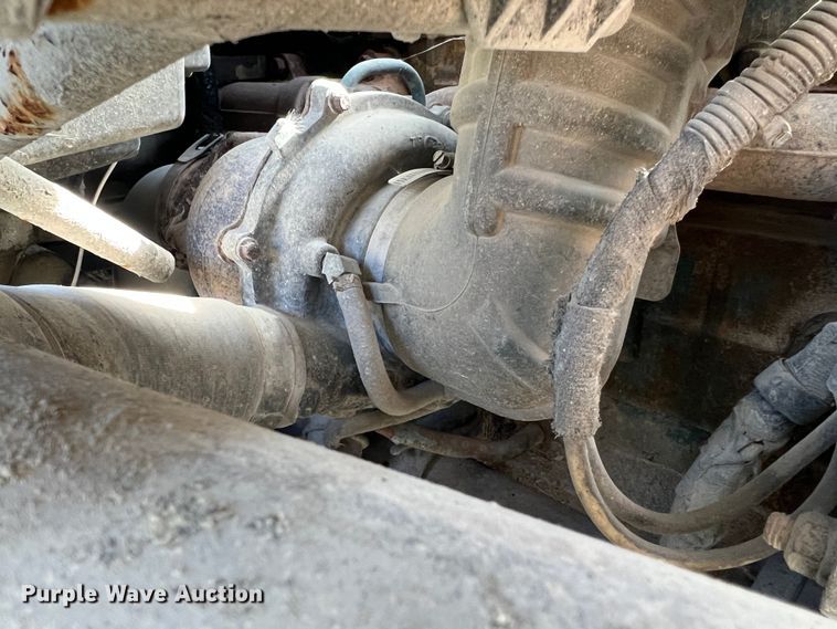 image for item JU9850 2005 International 4300  forestry bucket truck