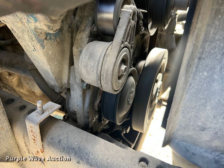 image for item JU9850 2005 International 4300  forestry bucket truck