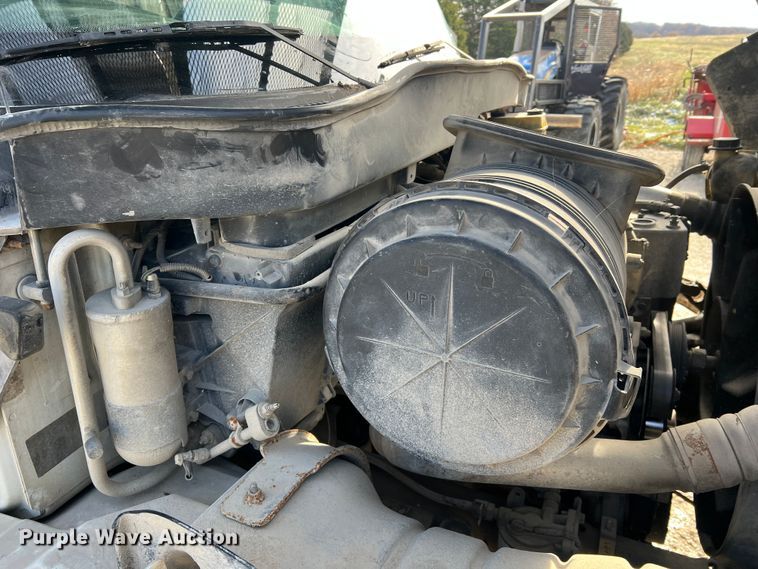 image for item JU9850 2005 International 4300  forestry bucket truck