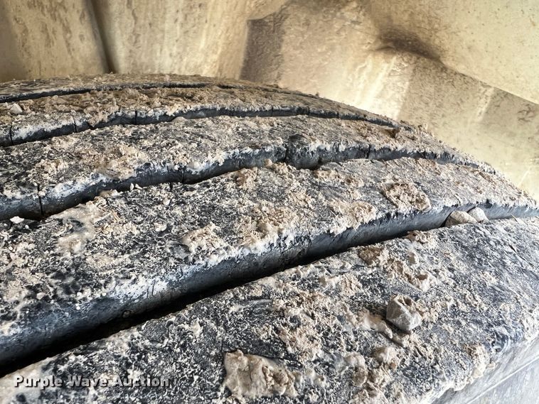 image for item JU9850 2005 International 4300  forestry bucket truck