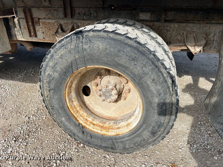 image for item JU9850 2005 International 4300  forestry bucket truck