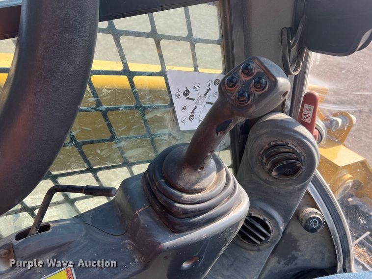 image for item JU9864 2017 Caterpillar 289D  tracked skid steer loader