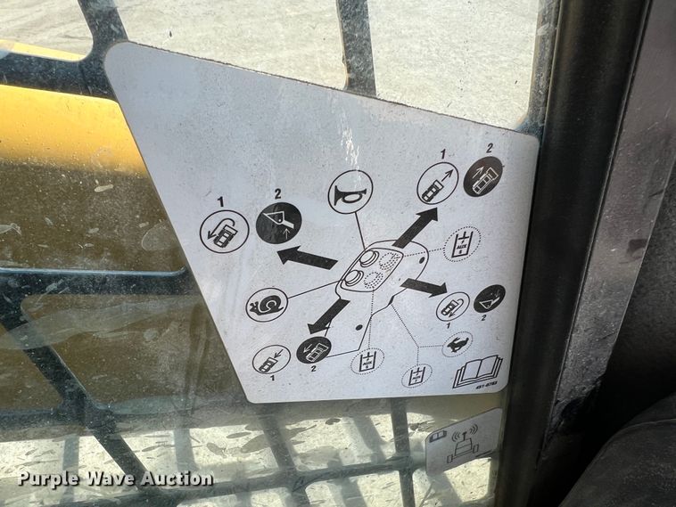 image for item JU9864 2017 Caterpillar 289D  tracked skid steer loader