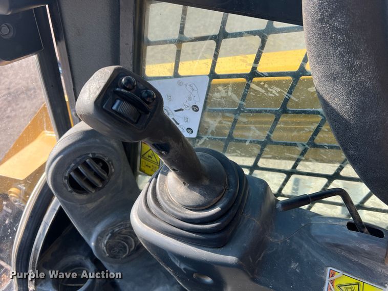 image for item JU9864 2017 Caterpillar 289D  tracked skid steer loader