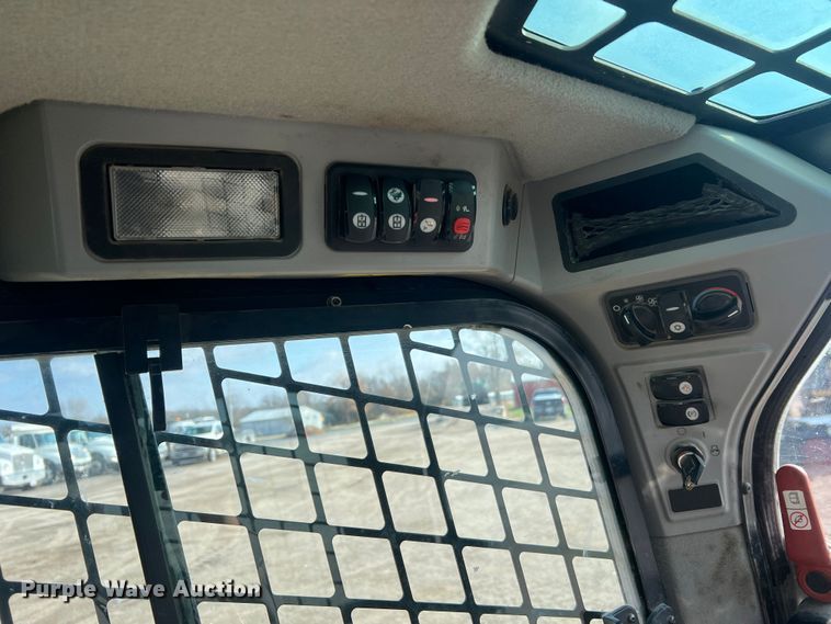 image for item JU9864 2017 Caterpillar 289D  tracked skid steer loader