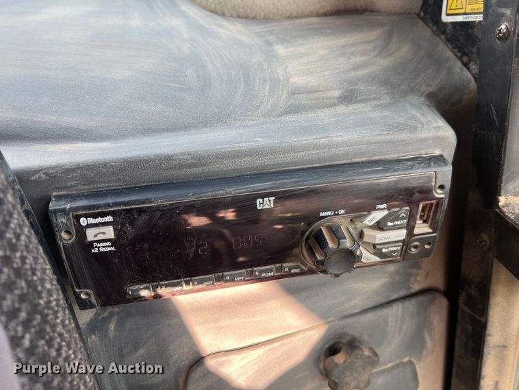 image for item JU9864 2017 Caterpillar 289D  tracked skid steer loader