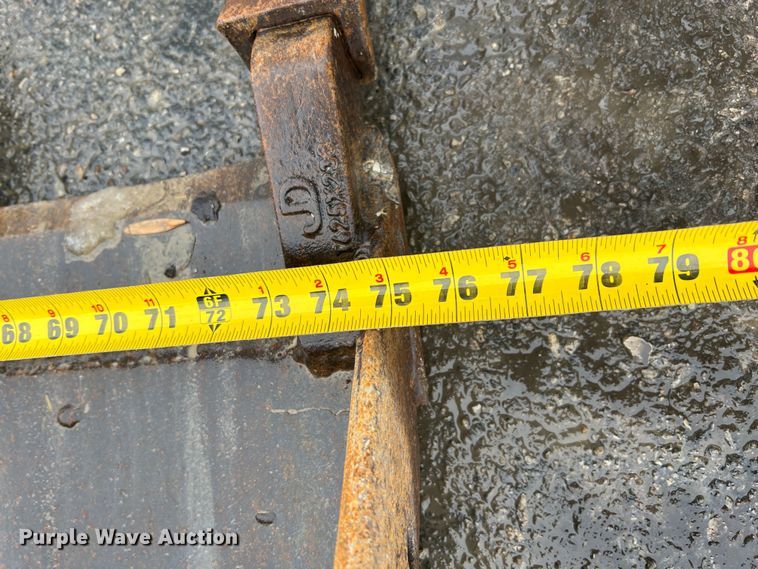 image for item JU9865 2003 Bobcat S220  skid steer loader