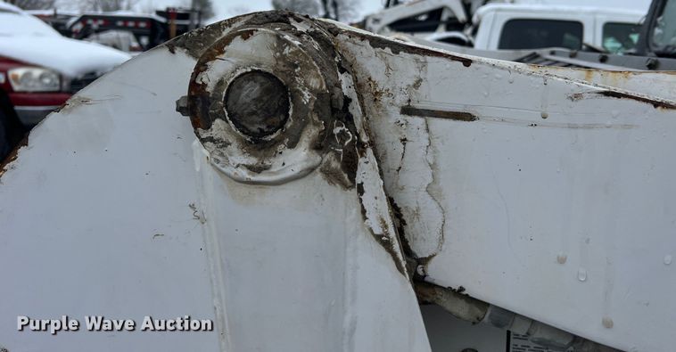 image for item JU9865 2003 Bobcat S220  skid steer loader