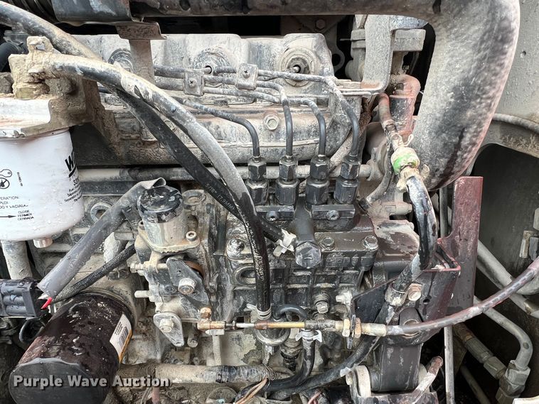 image for item JU9865 2003 Bobcat S220  skid steer loader