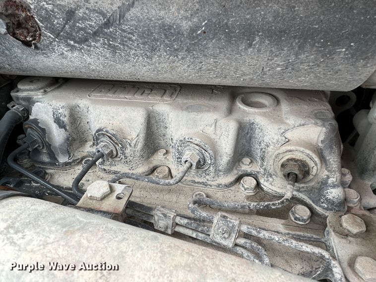 image for item JU9865 2003 Bobcat S220  skid steer loader