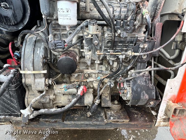 image for item JU9865 2003 Bobcat S220  skid steer loader