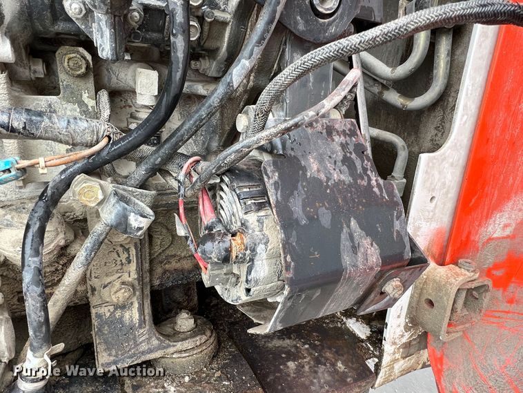 image for item JU9865 2003 Bobcat S220  skid steer loader